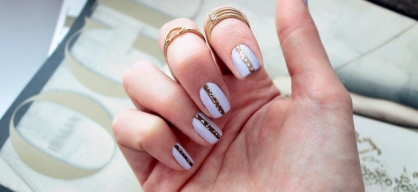 Gold Glitter Striped Nails
