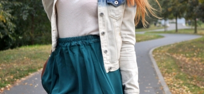 Zelená sukňa a Converse