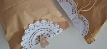 DIY: gift wrap // brown bags and paper doilies